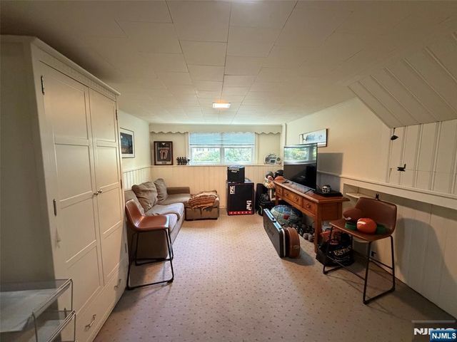 3 Spruce Place, Ho-ho-kus, NJ 07423