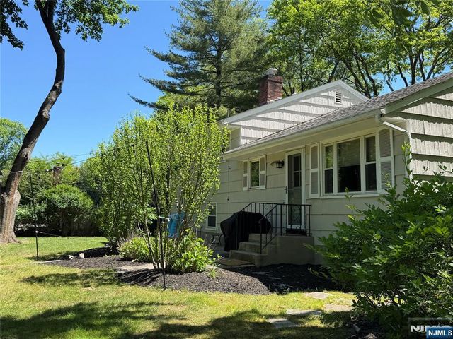 3 Spruce Place, Ho-ho-kus, NJ 07423