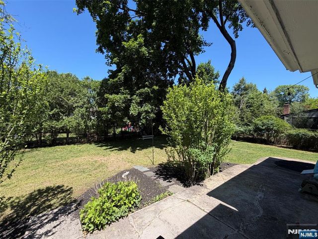 3 Spruce Place, Ho-ho-kus, NJ 07423