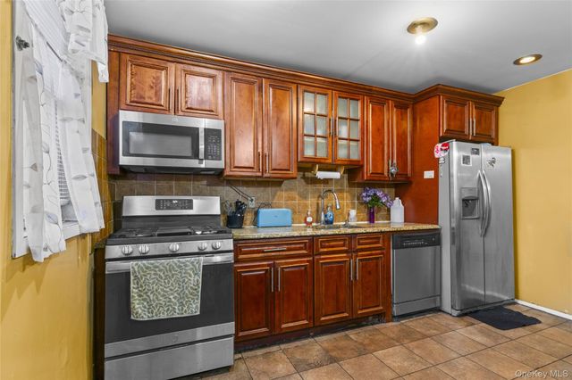 525 Alabama Avenue, Brooklyn, NY 11207