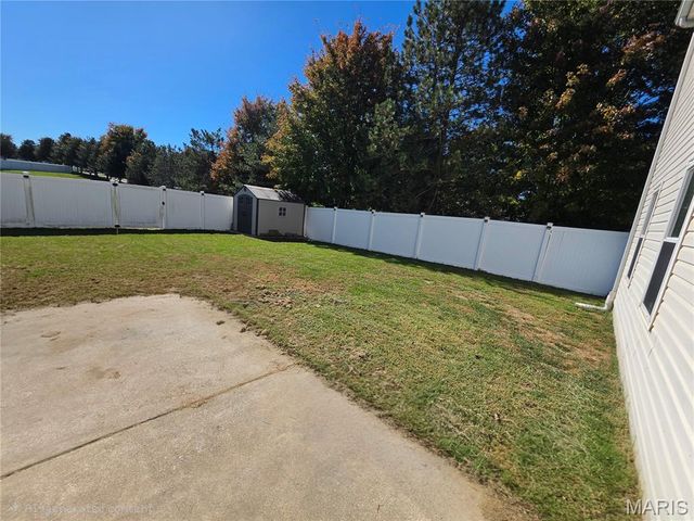 2040 Reserve Walk Way, Belleville, IL 62220