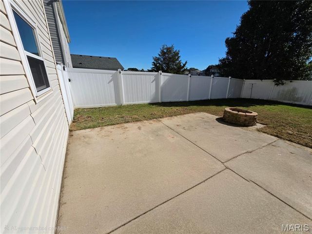2040 Reserve Walk Way, Belleville, IL 62220