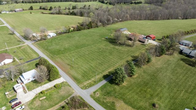 77 Deerfield Lane, Dunnville, KY 42528