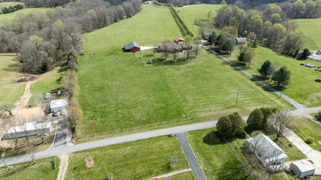 77 Deerfield Lane, Dunnville, KY 42528