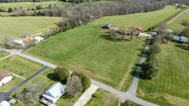 77 Deerfield Lane, Dunnville, KY 42528