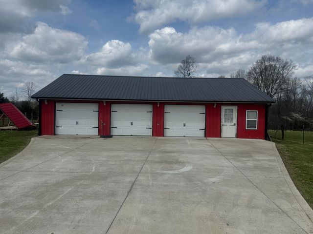 77 Deerfield Lane, Dunnville, KY 42528