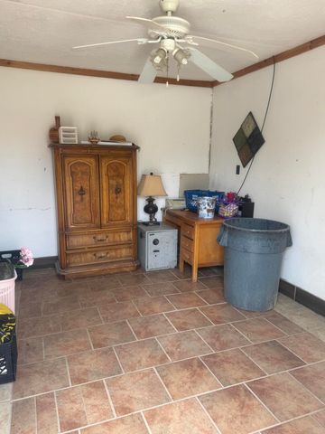 77 Deerfield Lane, Dunnville, KY 42528