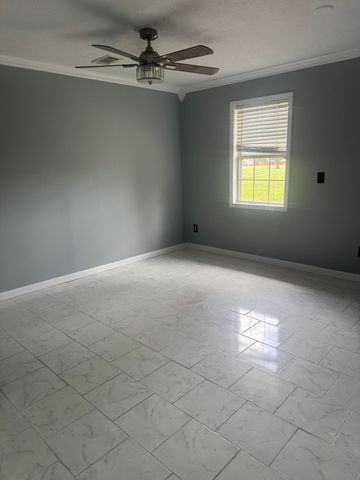 77 Deerfield Lane, Dunnville, KY 42528