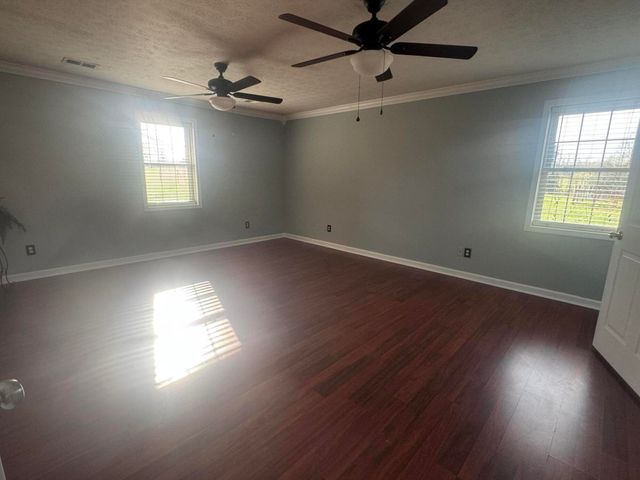 77 Deerfield Lane, Dunnville, KY 42528