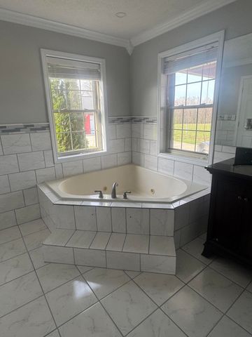 77 Deerfield Lane, Dunnville, KY 42528