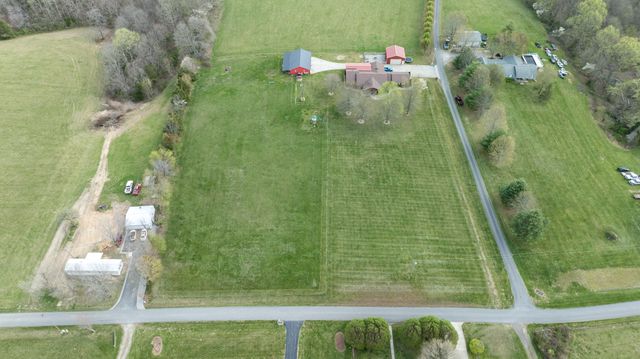 77 Deerfield Lane, Dunnville, KY 42528