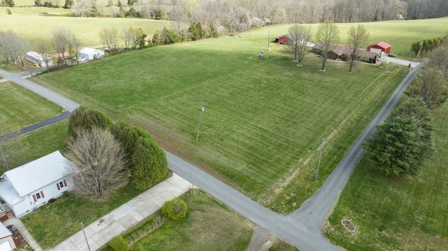 77 Deerfield Lane, Dunnville, KY 42528