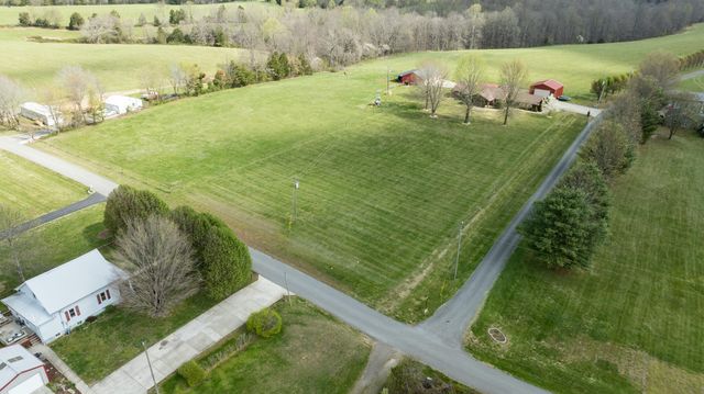 77 Deerfield Lane, Dunnville, KY 42528