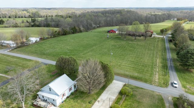 77 Deerfield Lane, Dunnville, KY 42528