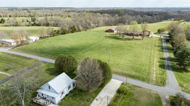 77 Deerfield Lane, Dunnville, KY 42528