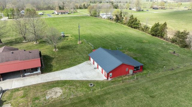 77 Deerfield Lane, Dunnville, KY 42528
