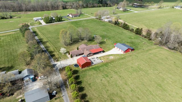 77 Deerfield Lane, Dunnville, KY 42528
