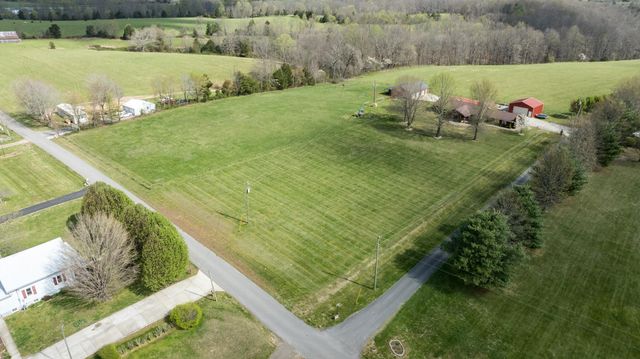 77 Deerfield Lane, Dunnville, KY 42528