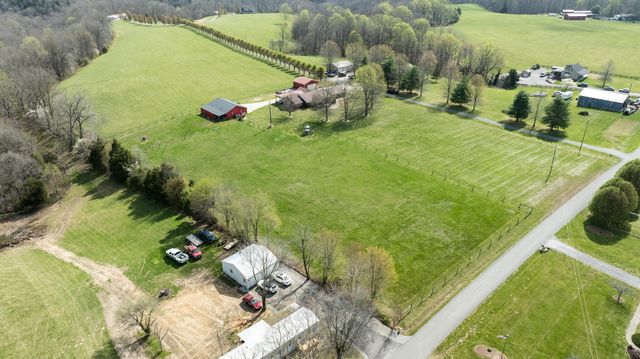 77 Deerfield Lane, Dunnville, KY 42528