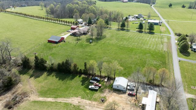 77 Deerfield Lane, Dunnville, KY 42528