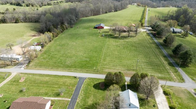 77 Deerfield Lane, Dunnville, KY 42528
