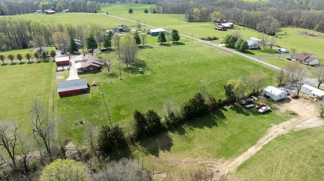 77 Deerfield Lane, Dunnville, KY 42528