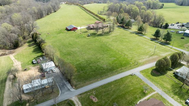 77 Deerfield Lane, Dunnville, KY 42528
