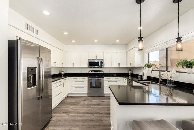 2108 E CIELO GRANDE Avenue, Phoenix, AZ 85024