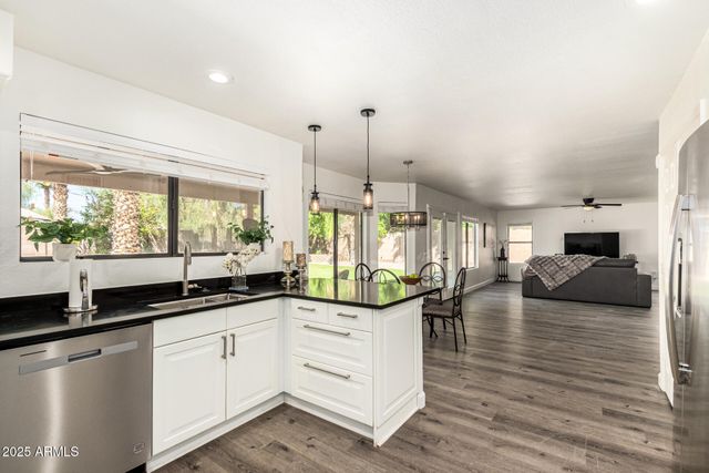 2108 E CIELO GRANDE Avenue, Phoenix, AZ 85024