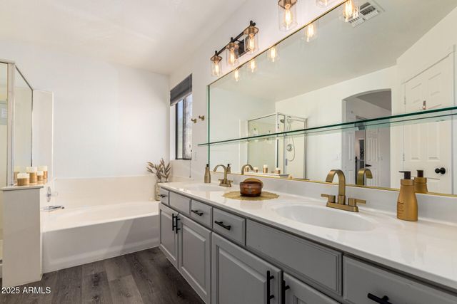 2108 E CIELO GRANDE Avenue, Phoenix, AZ 85024