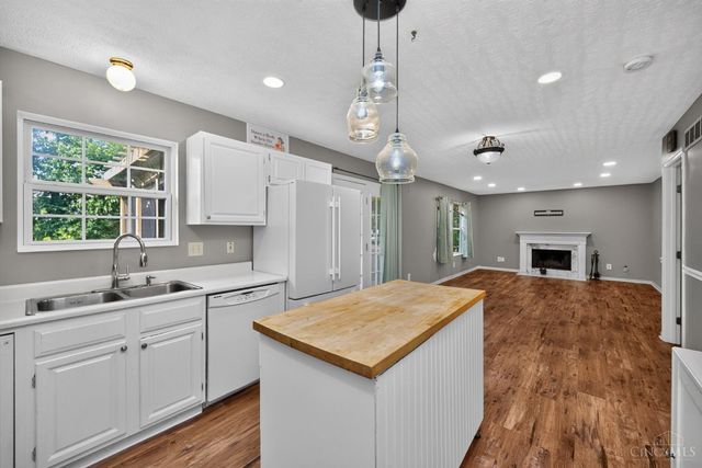 328 Keeneland Court, Lebanon, OH 45036