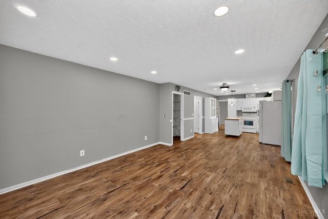 328 Keeneland Court, Lebanon, OH 45036