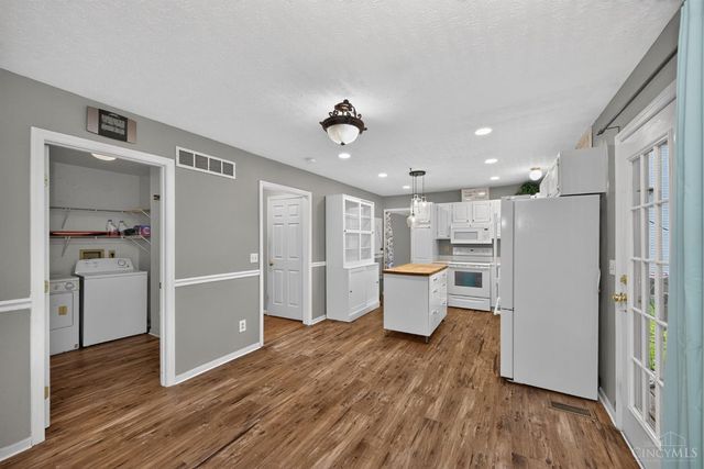 328 Keeneland Court, Lebanon, OH 45036