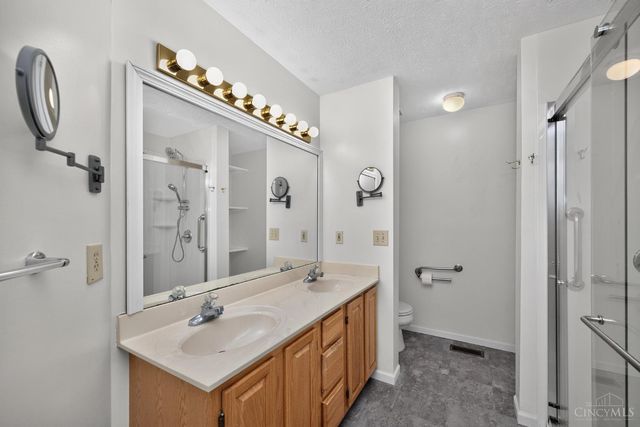 328 Keeneland Court, Lebanon, OH 45036