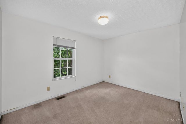 328 Keeneland Court, Lebanon, OH 45036