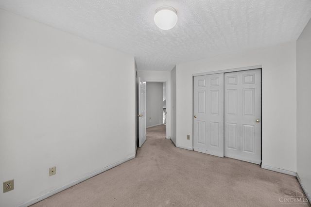 328 Keeneland Court, Lebanon, OH 45036