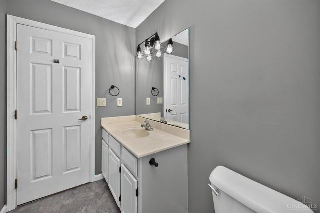 328 Keeneland Court, Lebanon, OH 45036
