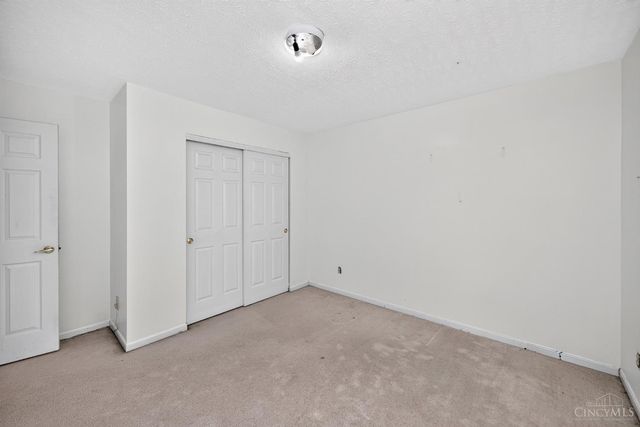 328 Keeneland Court, Lebanon, OH 45036
