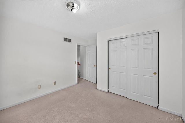 328 Keeneland Court, Lebanon, OH 45036