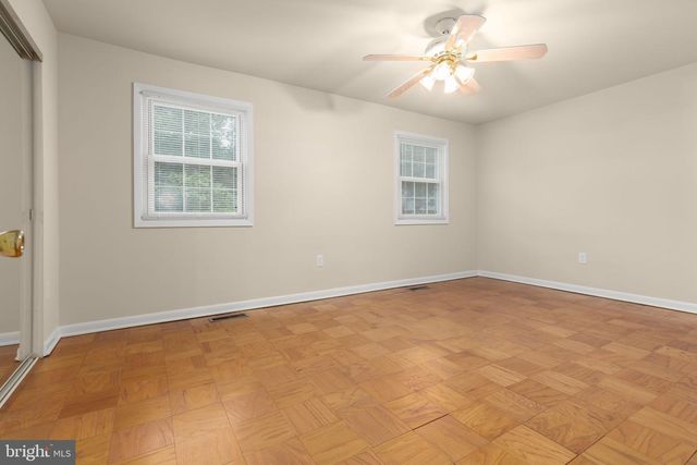 424 GREENBRIER CT, Fredericksburg, VA 22401