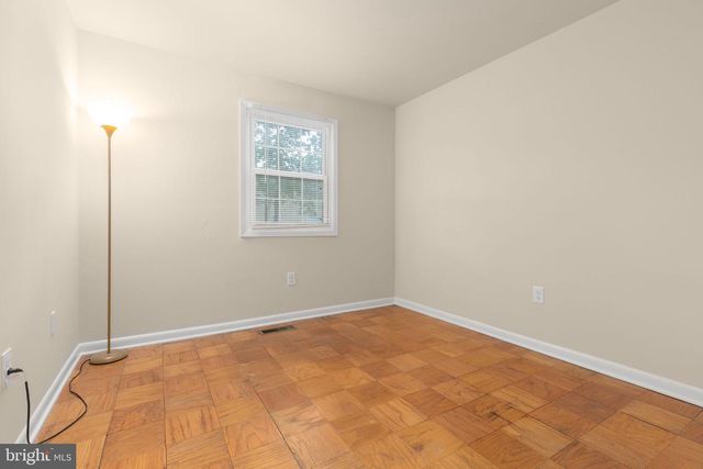 424 GREENBRIER CT, Fredericksburg, VA 22401