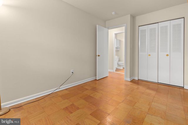424 GREENBRIER CT, Fredericksburg, VA 22401