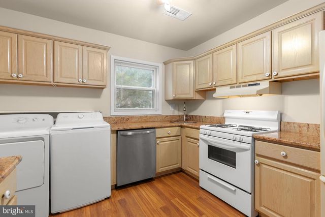 424 GREENBRIER CT, Fredericksburg, VA 22401