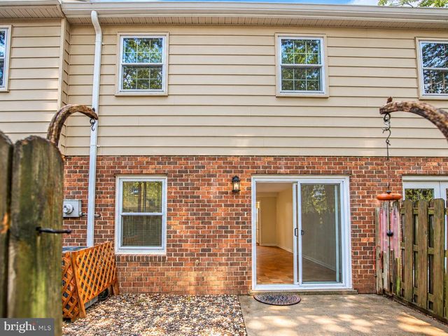 424 GREENBRIER CT, Fredericksburg, VA 22401