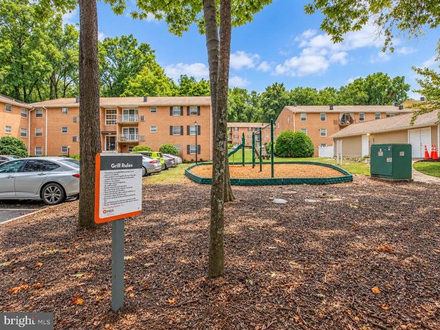 424 GREENBRIER CT, Fredericksburg, VA 22401