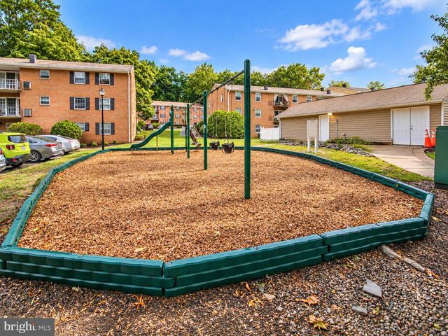 424 GREENBRIER CT, Fredericksburg, VA 22401