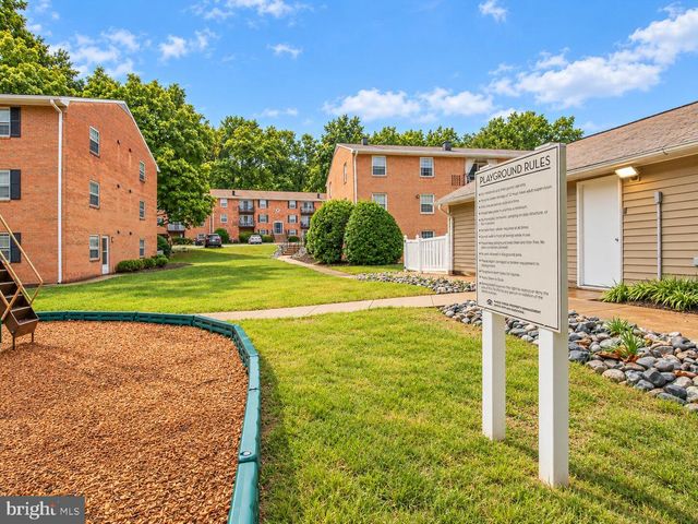 424 GREENBRIER CT, Fredericksburg, VA 22401