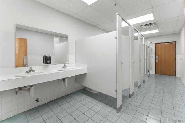 35425 W Michigan Avenue 3653, Wayne, MI 48184
