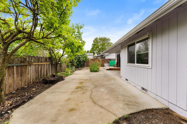 2701 Salmon Circle, Grants Pass, OR 97527