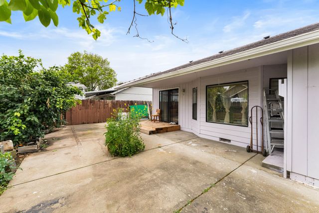 2701 Salmon Circle, Grants Pass, OR 97527